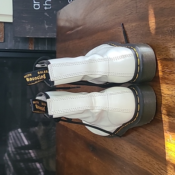 Dr. Martens White Smooth Leather Lace Up Womens Size 7 38 Ankle Boots - Picture 5 of 7